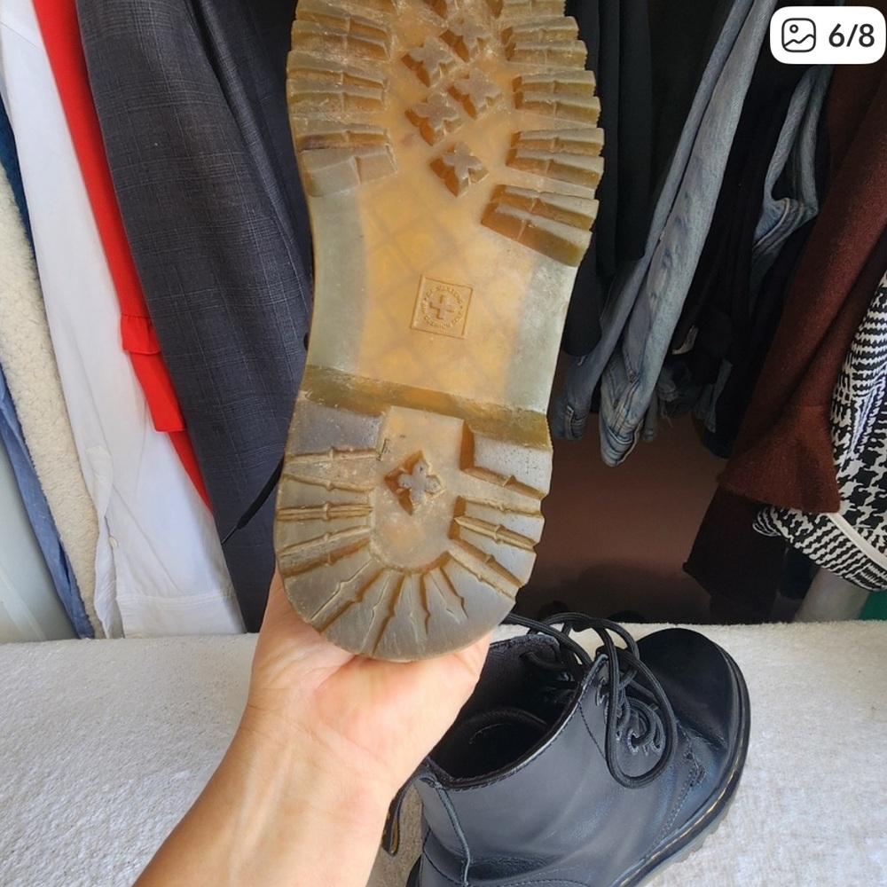 Dr. Martens Lace Boots Size 6 - Picture 6 of 7